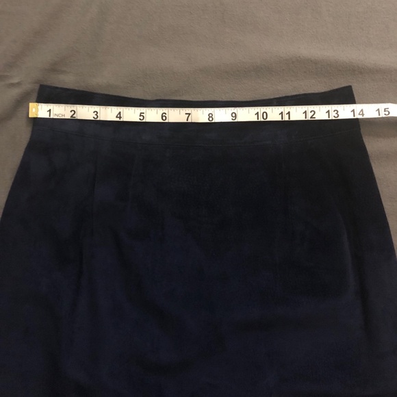 Danier Suede Leather Pencil Skirt, BLUE, Size M/10, Back Vent, Gun Metal Snaps - Picture 3 of 11